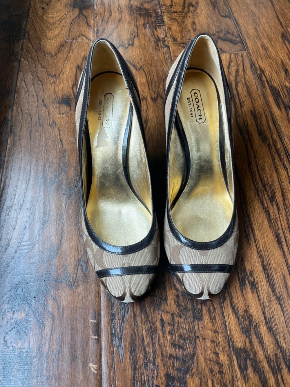 Coach Signature Canvas Pumps Size 8 1/2B